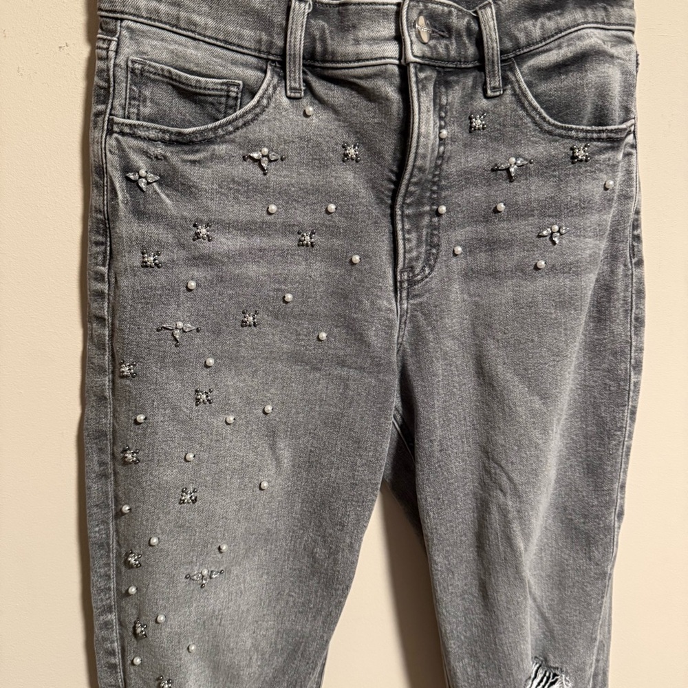 Express Ripped Pearl and Rhinestone Embellished Modern Straight Jeans- Size 6 - Picture 8 of 10